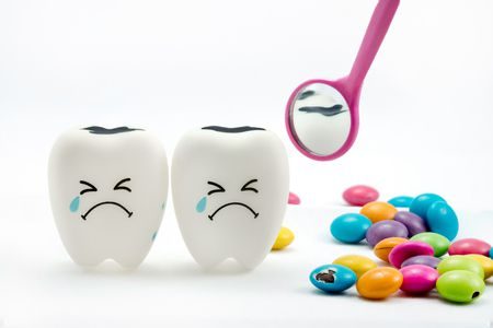 ماهي العوامل المؤدية للإصابة بتسوس الأسنان 